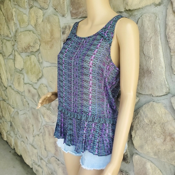 AMERICAN EAGLE | Sheer Multi-Colored Peplum Tank - Picture 2 of 8